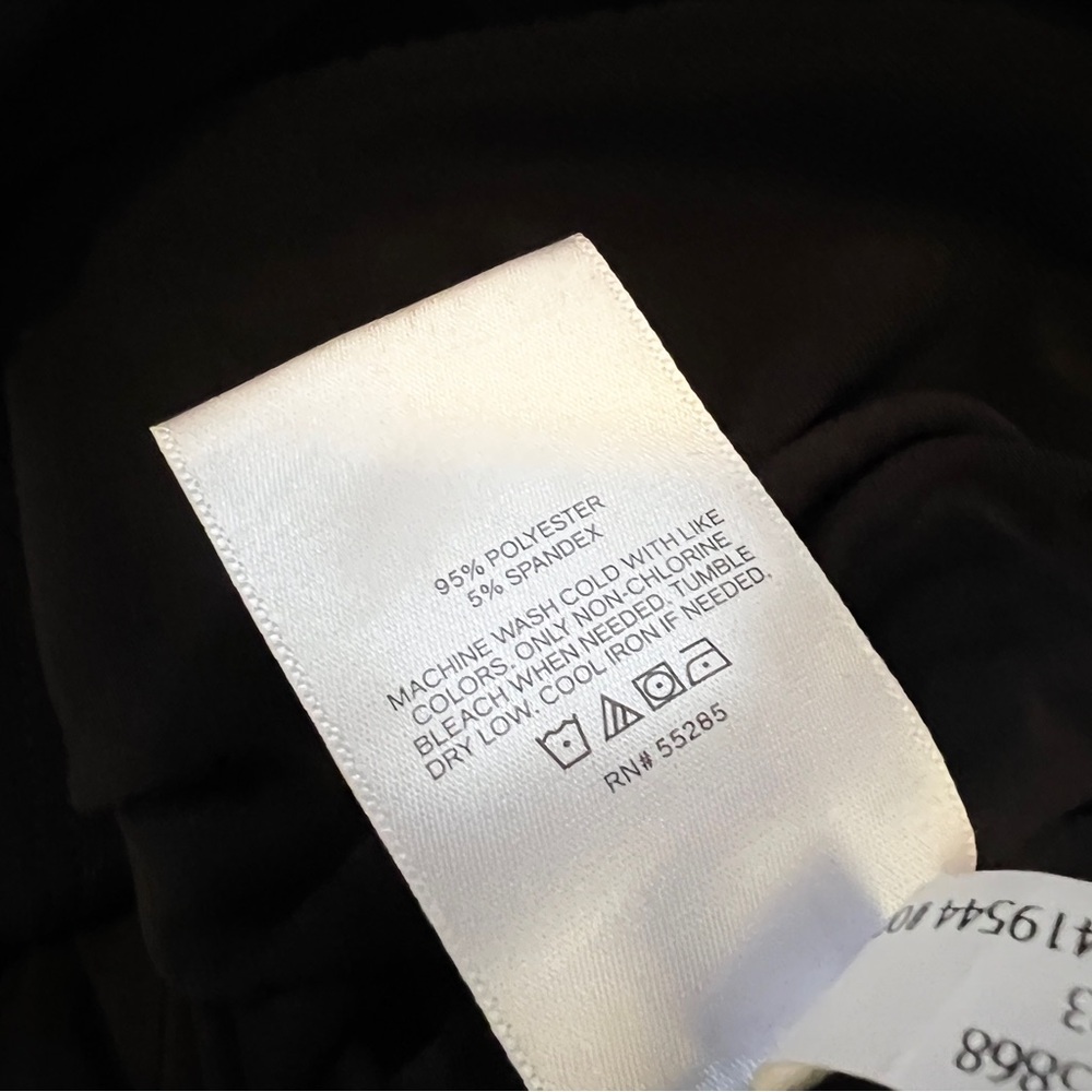EXPRESS Fitted One Shoulder Ruched Cropped Tank - Picture 5 of 9